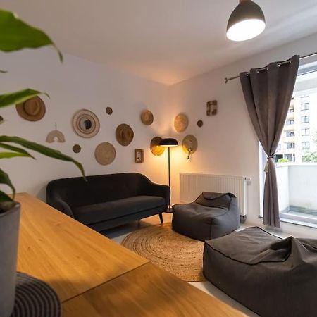 Arte - 2 Bedroom Apartment Near Coresi Mall With Free Parking Brasov Exterior photo