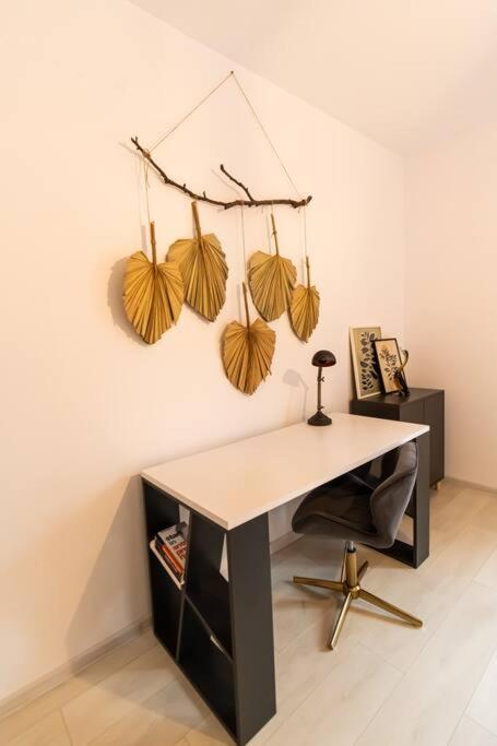Arte - 2 Bedroom Apartment Near Coresi Mall With Free Parking Brasov Exterior photo